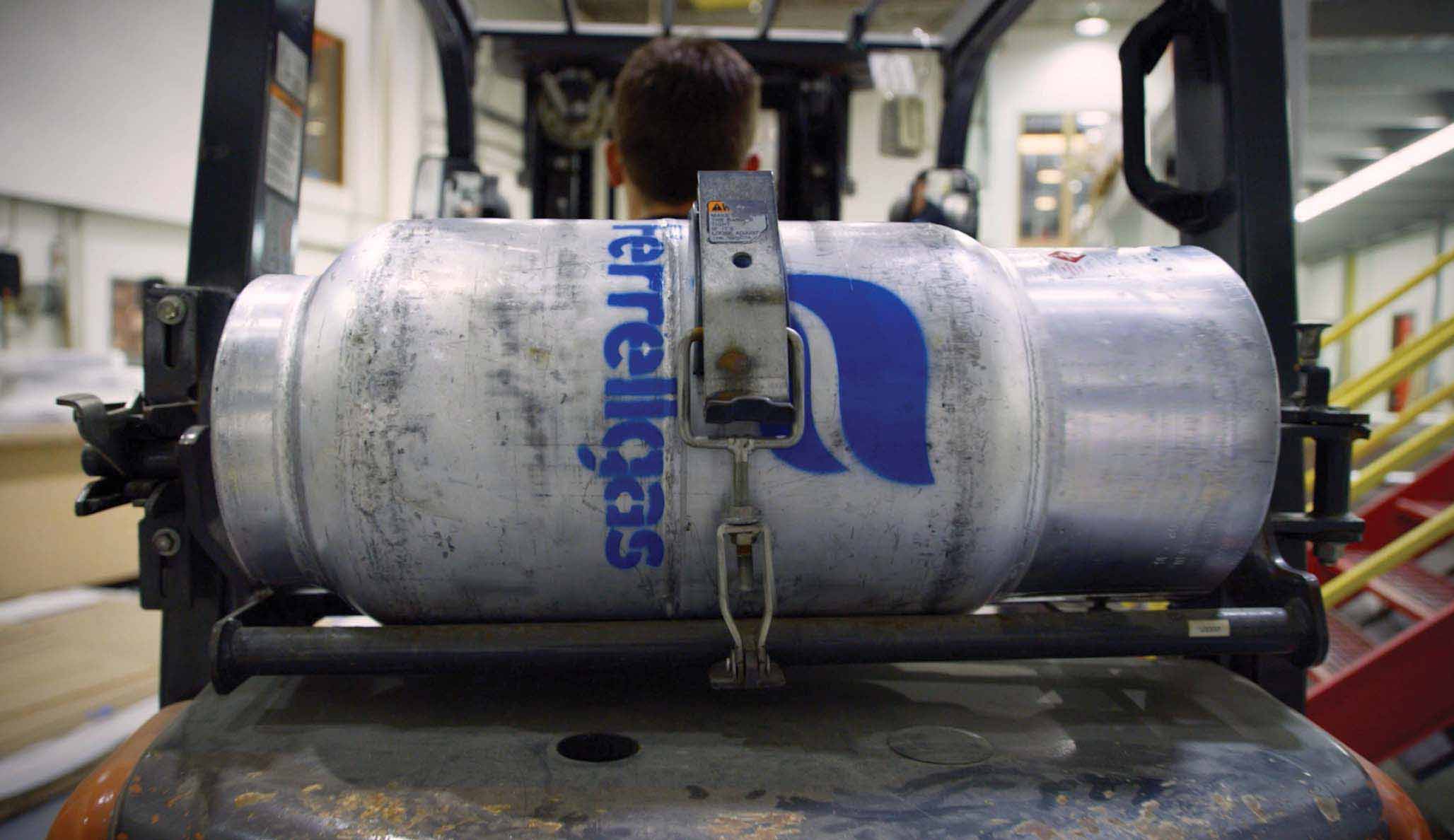 All About Forklift Propane Tanks: Sizes, Refilling, & More, Ferrellgas