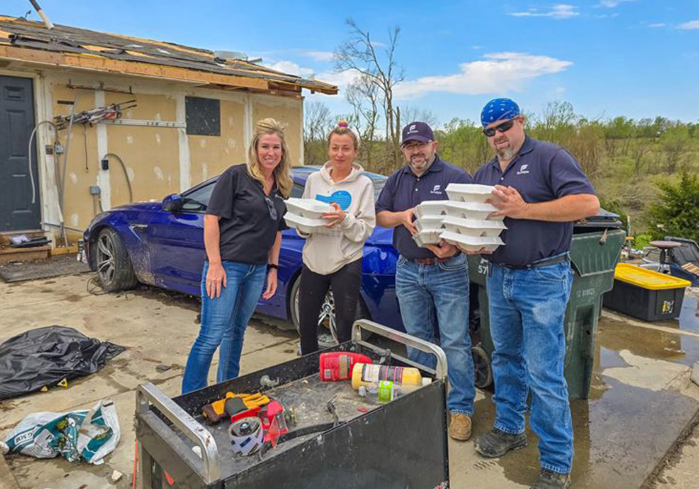 Ferrellgas employee-owners deliver meals to families impacted by the 2025 Texas floods.